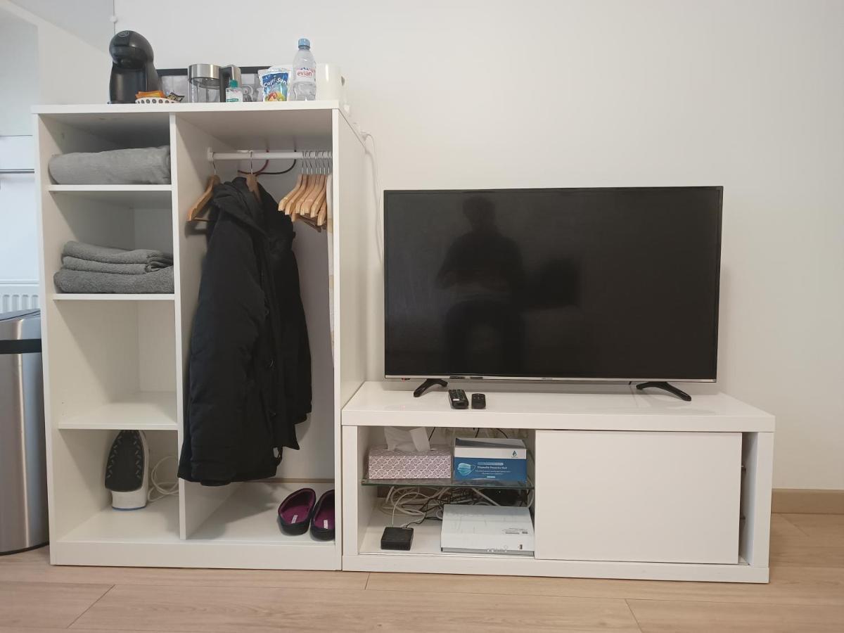 Studio Meuble A Bougival Exteriér fotografie